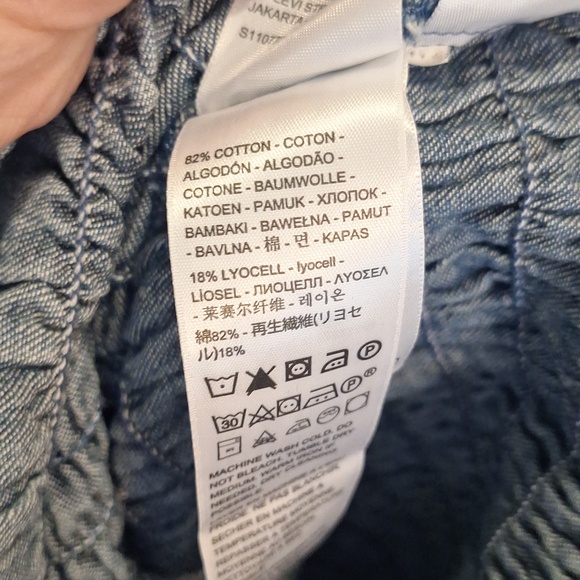 Levi's Retro 70s Smocked Denim Crop Top Blue Size Large Milkmaid - Picture 12 of 13